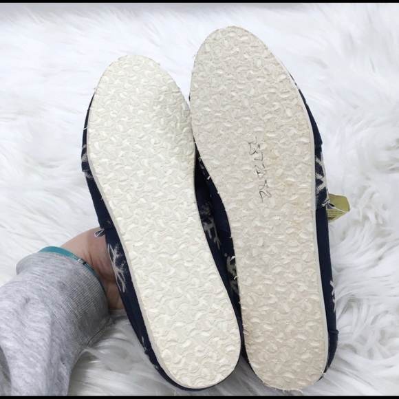 NWT Toms Classics Bleached Snowflake Navy Blue 6.5 - Picture 6 of 6